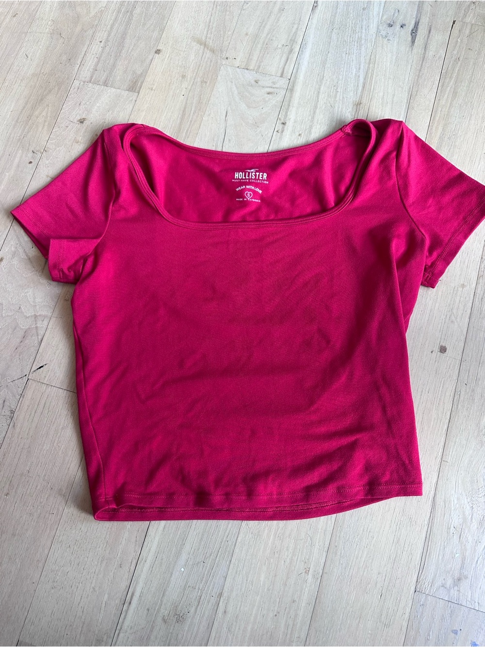 Hollister Women's Scoop Neck Cropped Tee - Red & Green - Picture 2 of 3